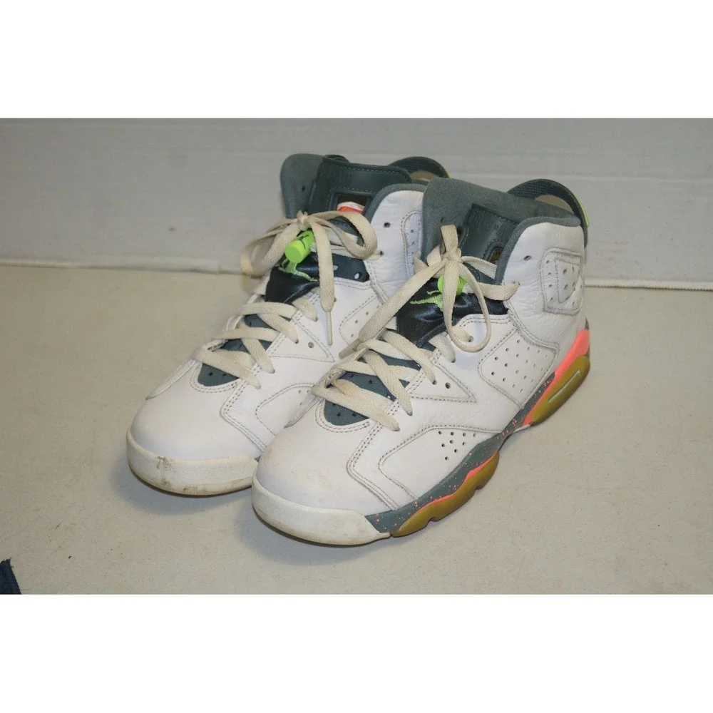 Air Jordan 6 Retro Mango Ghost Green Sneakers Size 6.5y Pre-Owned 384665-114